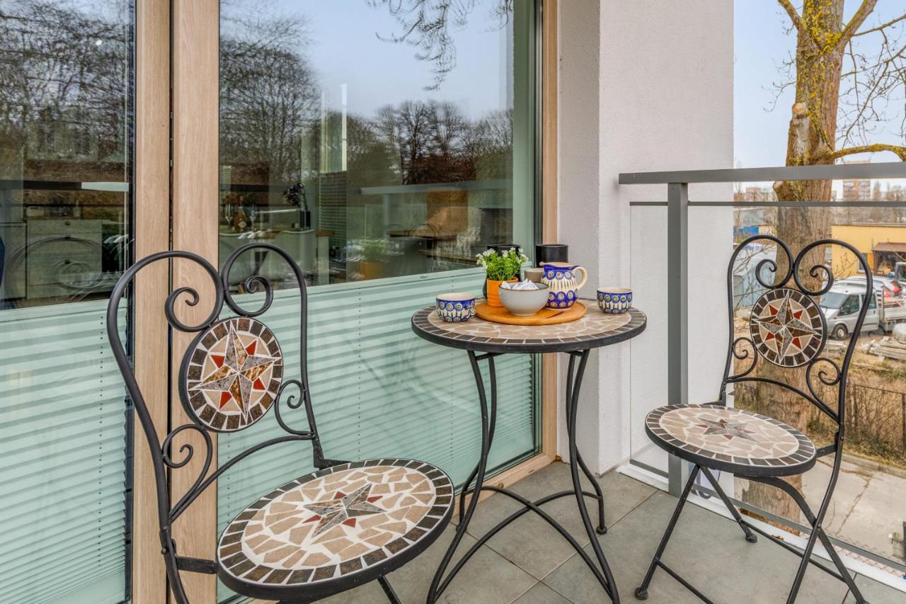 Green Square Apartment With Balcony Swinoujscie By Noclegi Renters Exteriör bild